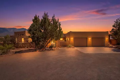 154 Placitas Trails Rd, Placitas, NM 87043