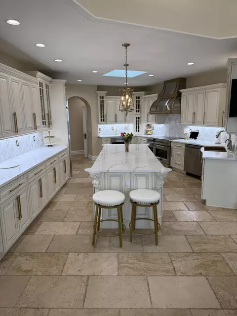 2 Sandia Heights Dr NE, Albuquerque, NM 87122