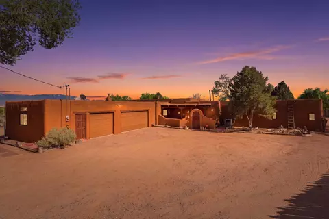 159 El Rey Dr NW, Corrales, NM 87048