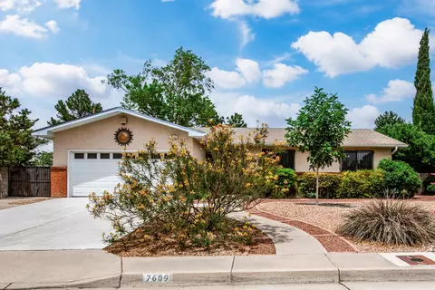 7609 Summer Ave NE, Albuquerque, NM 87110