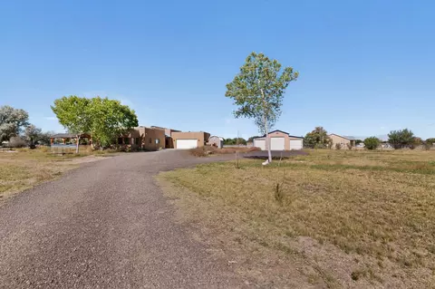 48 Oney Ln, Belen, NM 87002