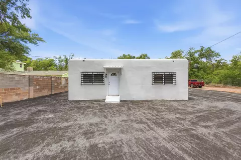 425 Sunset Rd SW, Albuquerque, NM 87105