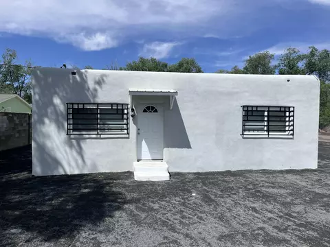 425 Sunset Rd SW, Albuquerque, NM 87105