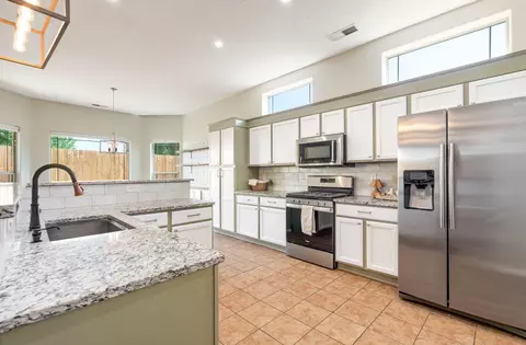 212 Riesling Rd, Bernalillo, NM 87004