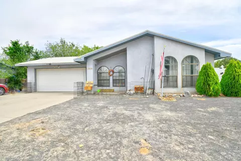 1070 Peach Ct SE, Los Lunas, NM 87031