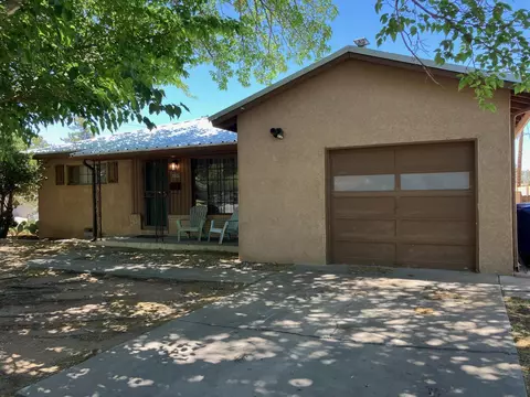 2801 Alvarado Dr NE, Albuquerque, NM 87110