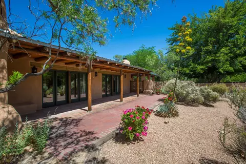 163 Camino Alto, Corrales, NM 87048