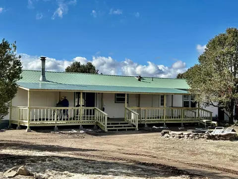 132 Dark Canyon Rd, Magdalena, NM 87825