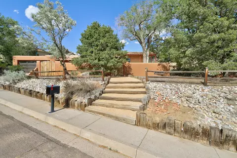 510 Camino De La Sierra NE, Albuquerque, NM 87123