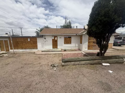 1317 Edith Blvd SE, Albuquerque, NM 87102