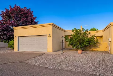 3201 Oakmount Dr SE, Rio Rancho, NM 87124