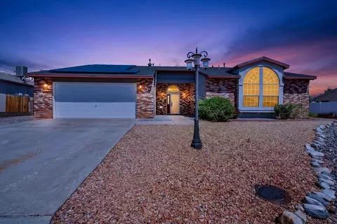 2413 Agua Fria Dr NE, Rio Rancho, NM 87144