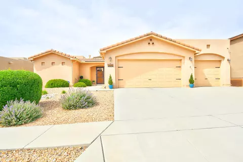 5016 N San Adan Ave NW, Albuquerque, NM 87120