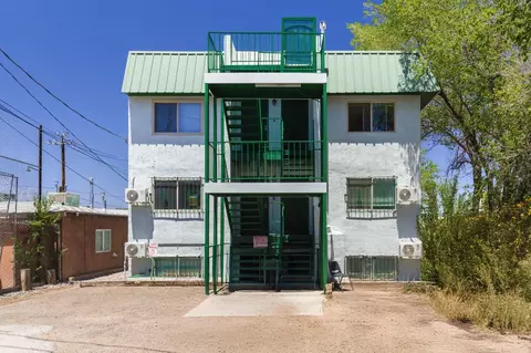2104 Lead Ave SE, Albuquerque, NM 87106