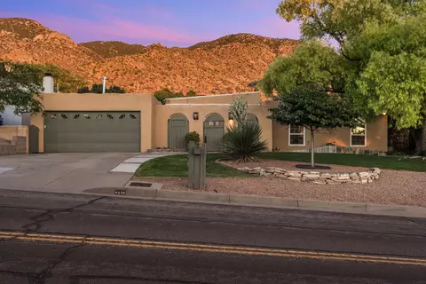 4424 Glenwood Hills Dr NE, Albuquerque, NM 87111