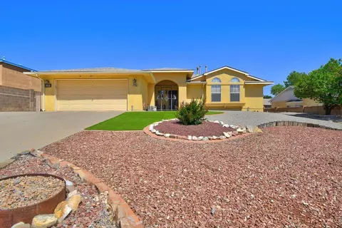 37 Castle Rock Rd SE, Rio Rancho, NM 87124