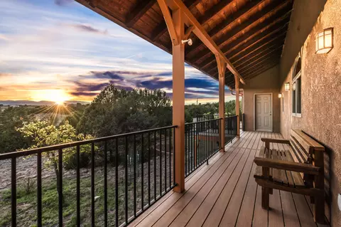 1558 County Line Rd, Edgewood, NM 87015