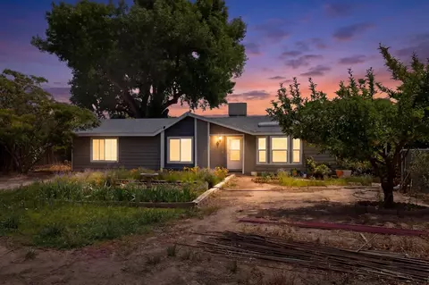 741 Garden Rd SW, Albuquerque, NM 87105