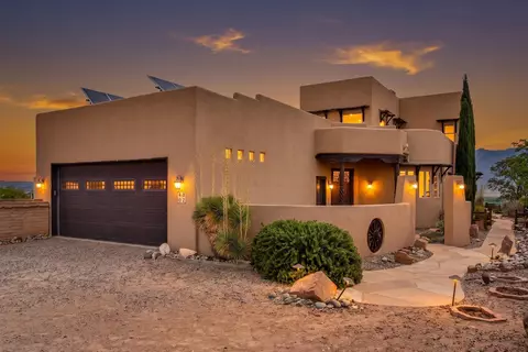 42 Sereno Ct, Corrales, NM 87048