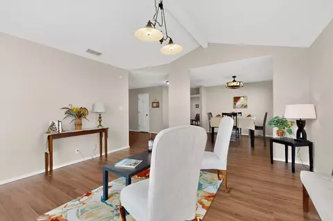 5323 Hattiesburg Ave NW, Albuquerque, NM 87120
