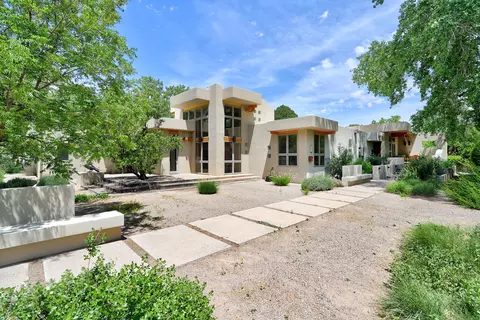 2535 Elfego Pl NW, Albuquerque, NM 87107
