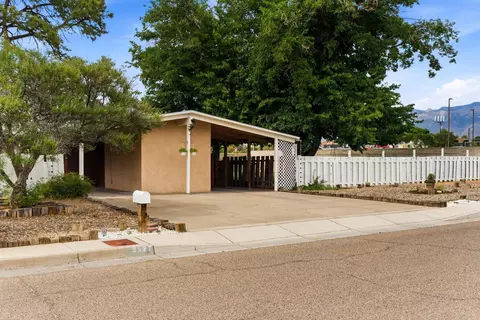 3527 Hendrix Rd NE, Albuquerque, NM 87107