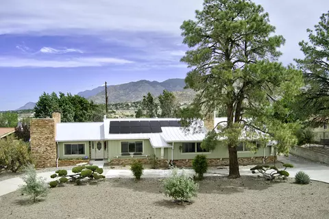 904 Stagecoach Rd SE, Albuquerque, NM 87123