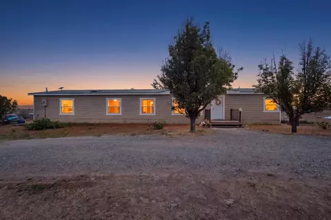 4 Forest Ct, Edgewood, NM 87015