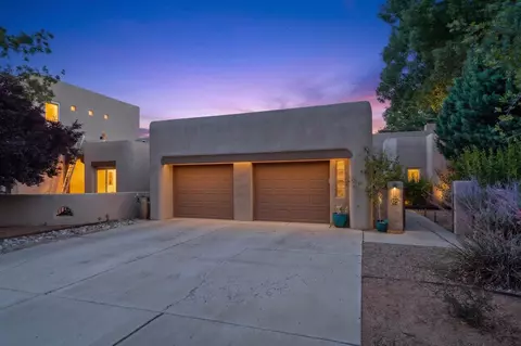 2642 Aloysia Ln NW, Albuquerque, NM 87104