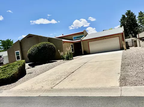 444 Wagon Train Dr SE, Rio Rancho, NM 87124