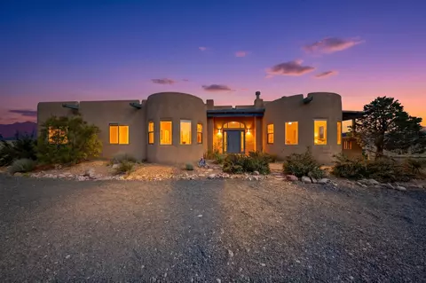 95 Overlook Dr, Placitas, NM 87043
