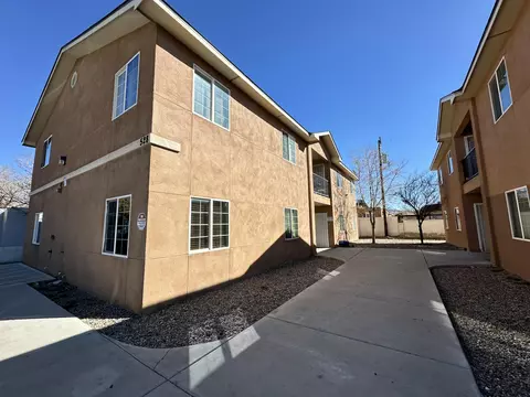 528 Alvarado Dr SE, Albuquerque, NM 87108