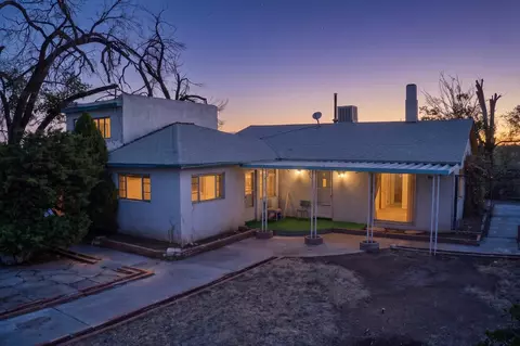 631 Vineyard Rd NE, Albuquerque, NM 87113