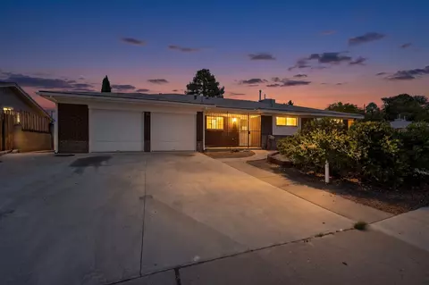 8709 James Ave NE, Albuquerque, NM 87111