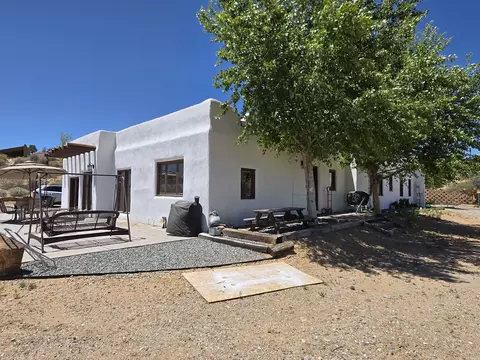 300 Chimaja Rd, Corrales, NM 87048