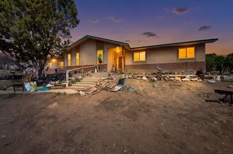 3 Morper Rd, Edgewood, NM 87015