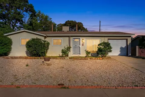 1016 Maxine St NE, Albuquerque, NM 87112