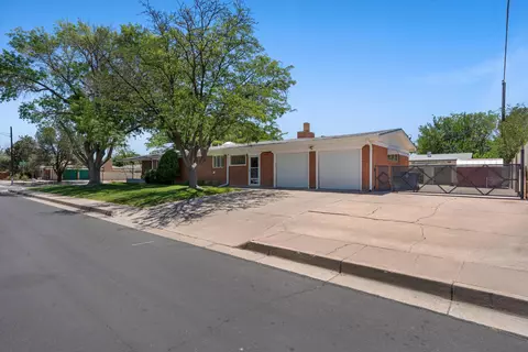 1313 Georgia St NE, Corrales, NM 87048