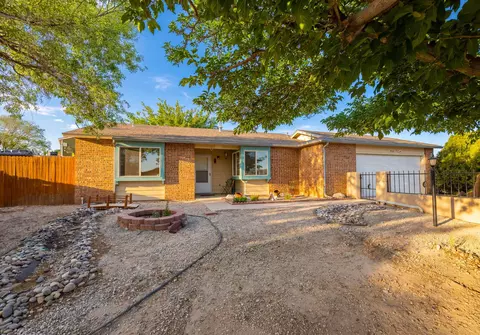 746 Cherokee Dr SW, Rio Rancho, NM 87124