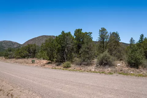 27 Camino Monte Azul, Edgewood, NM 87015