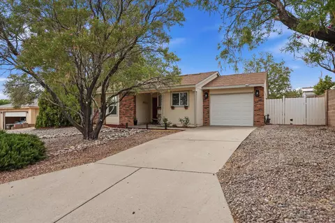 1961 Roanoke Dr NE, Rio Rancho, NM 87144