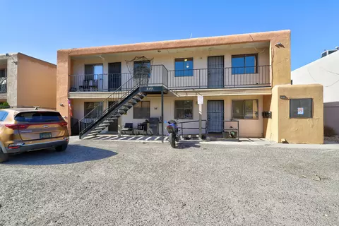 205 Alvarado Dr NE, Albuquerque, NM 87108
