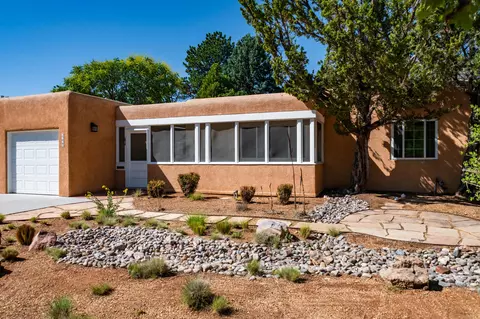 3822 La Hacienda Dr NE, Albuquerque, NM 87110