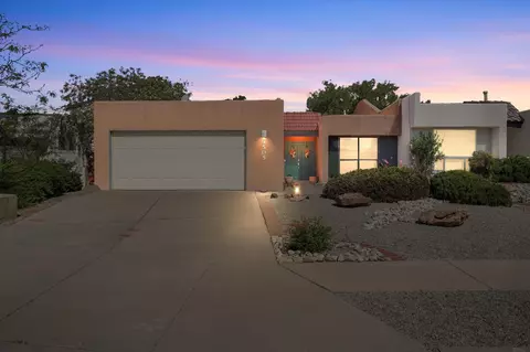 5505 Amigo Way NE, Albuquerque, NM 87111