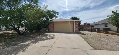 2513 Twin Buttes Dr NE, Rio Rancho, NM 87144