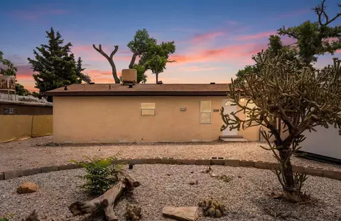 2016 Nancy St SW, Albuquerque, NM 87105