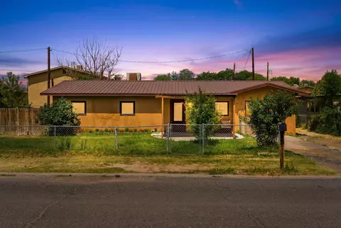 667 Monte Vista Rd NE, Los Lunas, NM 87031