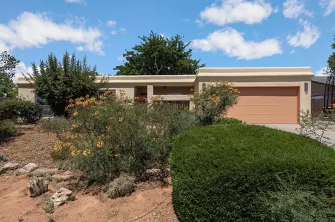 9209 Layton Ave NE, Albuquerque, NM 87111