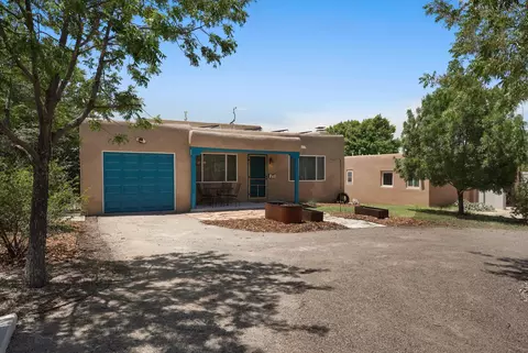 813 Girard Blvd SE, Albuquerque, NM 87106