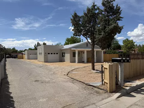 3745 San Isidro St NW, Albuquerque, NM 87107